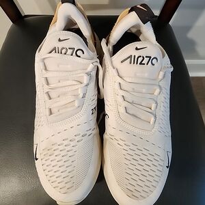 Womens Nike Air 270
